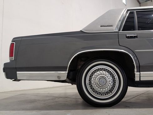 Used 1988 Ford LTD Crown Victoria RWD image 37