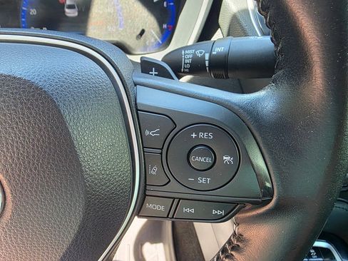 Used 2020 Toyota Corolla XSE FWD image 21