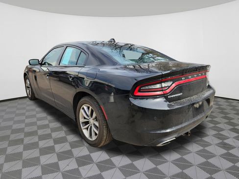 Used 2015 Dodge Charger SXT w/ Plus Group image 3