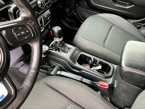 Used 2022 Jeep Wrangler Sport AWD/4WD image 15