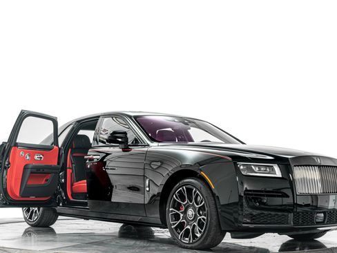 Used 2023 Rolls-Royce Ghost Black Badge w/ Black Badge Ghost Package AWD/4WD image 34
