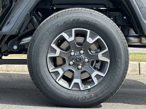 New 2026 Jeep Gladiator Sport AWD/4WD image 23