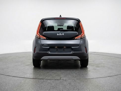Used 2025 Kia Soul LX w/ LX Technology Package FWD image 7