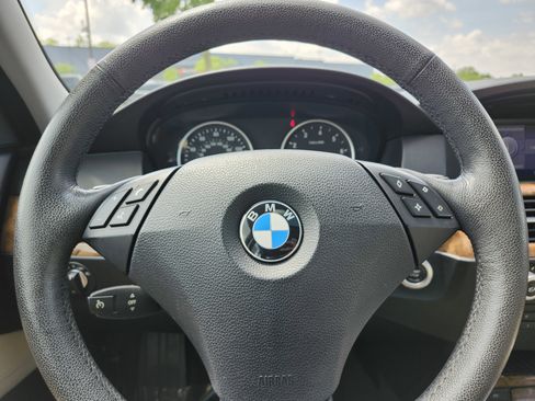 Used 2010 BMW 528i xDrive Sedan AWD/4WD image 28