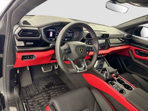 Used 2025 Lamborghini Urus Performante AWD/4WD image 9
