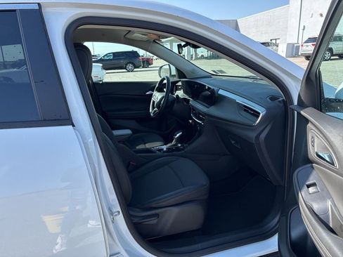 Used 2025 Buick Encore GX Preferred image 18