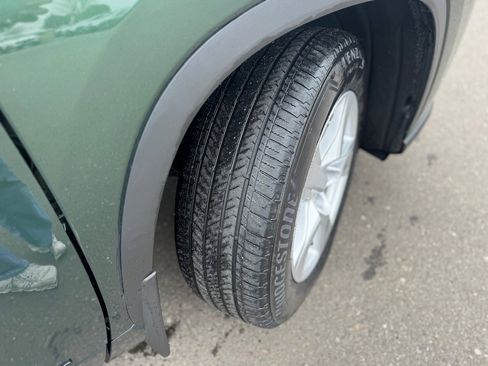 Used 2023 Toyota Highlander LE image 61