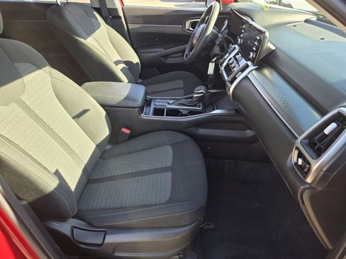 Certified 2022 Kia Sorento LX image 16