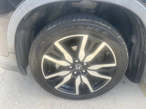 Used 2020 Honda Pilot Touring image 7