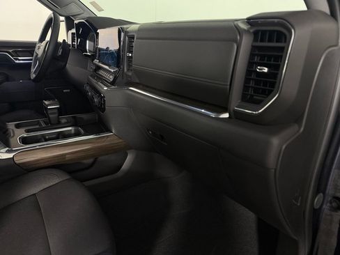 Used 2024 Chevrolet Silverado 1500 LT Trail Boss w/ Convenience Package II AWD/4WD image 32