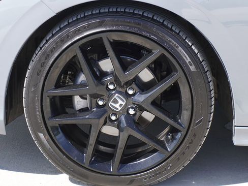 Used 2025 Honda Civic Sport image 3