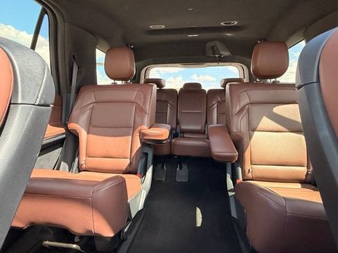 Used 2025 Lincoln Navigator Reserve AWD/4WD image 17