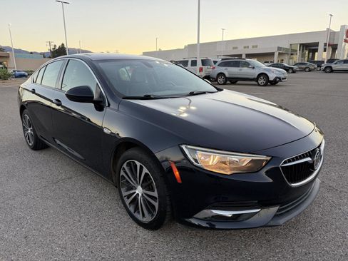 Used 2018 Buick Regal Preferred image 7