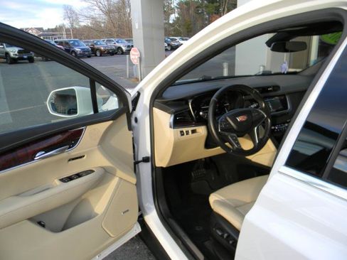 Used 2019 Cadillac XT5 Luxury image 16