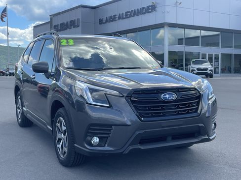 Certified 2023 Subaru Forester Premium AWD/4WD image 1
