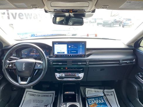 Used 2023 Lincoln Corsair Reserve w/ Jet Appearance Package image 18