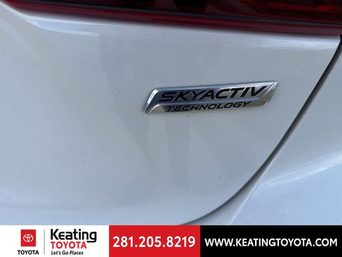 Used 2018 MAZDA MAZDA3 Touring image 10