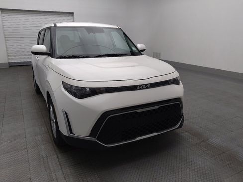 Used 2025 Kia Soul LX image 14