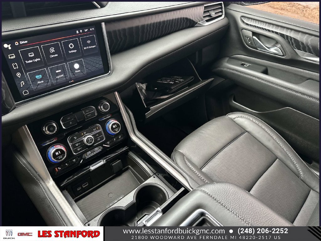 Used 2024 GMC Yukon XL Denali AWD/4WD image 34