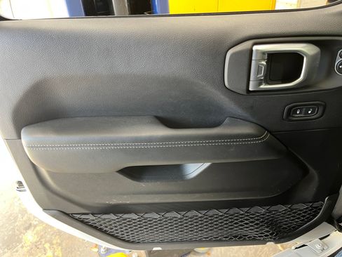 Used 2020 Jeep Wrangler Unlimited Rubicon AWD/4WD image 22