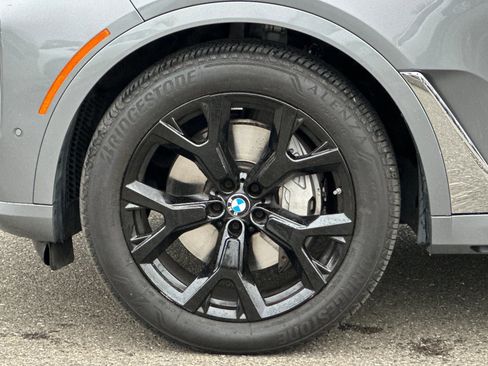 Used 2025 BMW X7 xDrive40i w/ Premium Package image 27