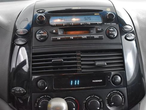 Used 2004 Toyota Sienna LE FWD image 10