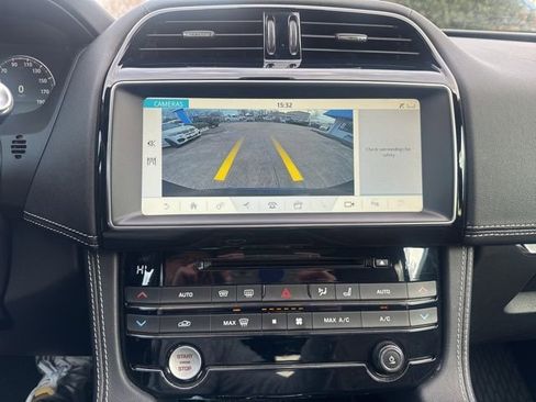 Used 2017 Jaguar F-PACE S image 30