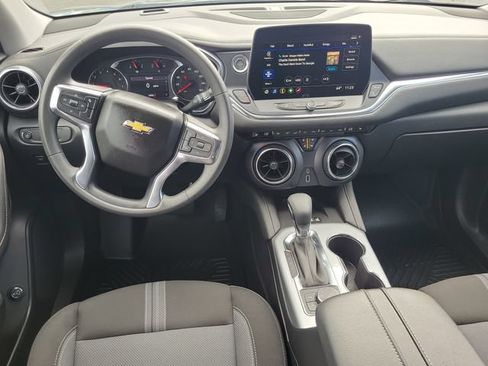 Certified 2025 Chevrolet Blazer LT w/ Convenience Package FWD image 11