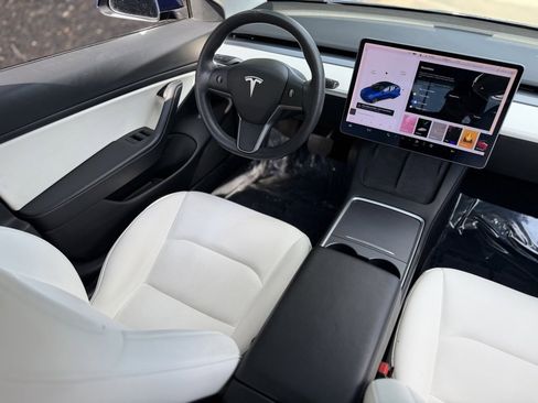 Used 2021 Tesla Model 3 Standard Range Plus image 41