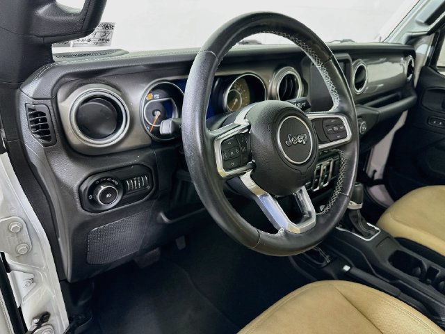 Used 2020 Jeep Wrangler Unlimited Sahara AWD/4WD image 11
