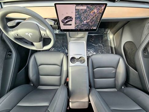 Used 2024 Tesla Model Y Long Range image 26