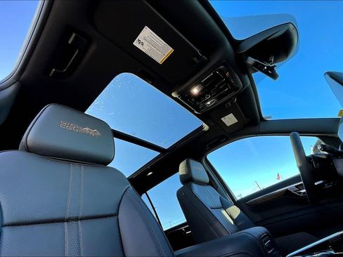 New 2026 Chevrolet Suburban High Country image 16