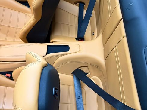 Used 2017 Ferrari California T image 27