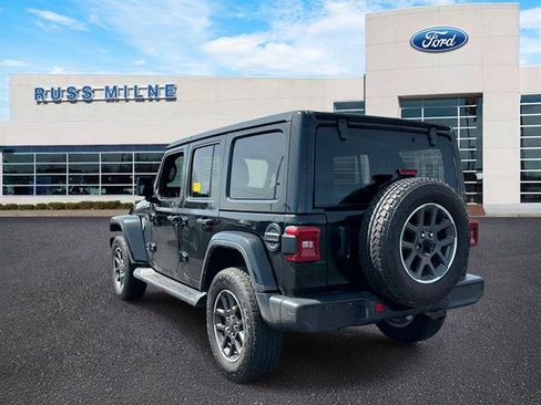 Used 2021 Jeep Wrangler Unlimited Sahara AWD/4WD image 5