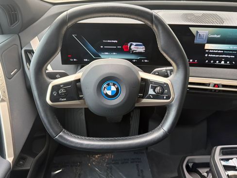 Used 2024 BMW iX xDrive50 w/ Sport Package AWD/4WD image 18