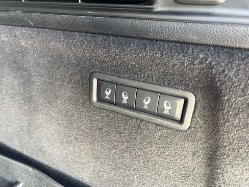 Used 2023 Jeep Grand Wagoneer L Series III image 10