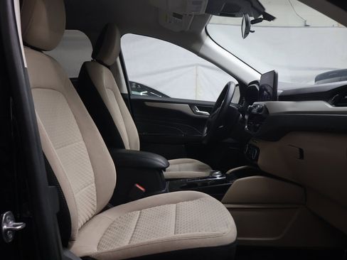 Used 2021 Ford Escape SE image 10