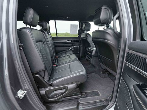 Used 2024 Jeep Wagoneer L Series II w/ Flexible Seating Group AWD/4WD image 25