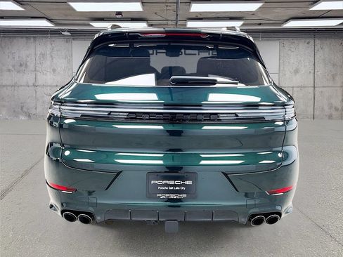 Certified 2026 Porsche Cayenne GTS AWD/4WD image 10