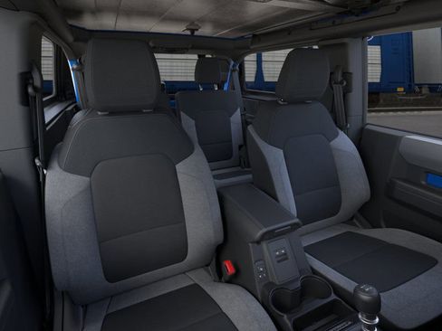 New 2025 Ford Bronco XL image 3