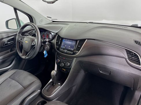 Used 2020 Chevrolet Trax LT image 34