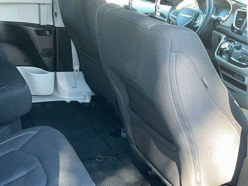 Used 2023 Chrysler Voyager LX image 17