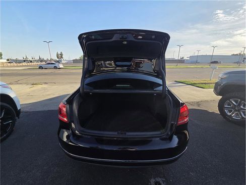 Used 2015 Volkswagen Passat TDI SEL Premium FWD image 9