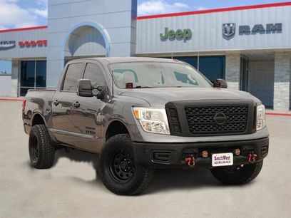 Used 2018 Nissan Titan SV w/ SV Convenience Package