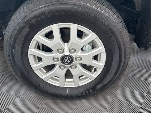 Used 2025 Toyota Tacoma SR AWD/4WD image 35