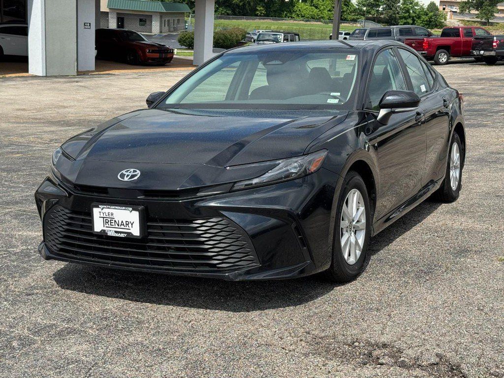 Used 2025 Toyota Camry LE FWD image 10