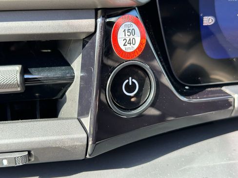 Used 2025 Porsche Macan 4 Electric image 33