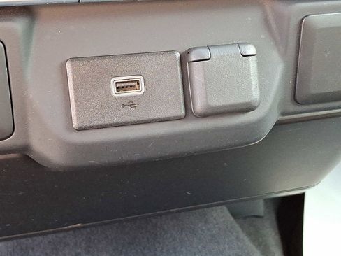 Used 2020 Chevrolet Silverado 1500 Custom w/ Custom Value Package image 24