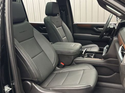 Used 2025 GMC Yukon XL Denali w/ Sun & Power Step Package image 37