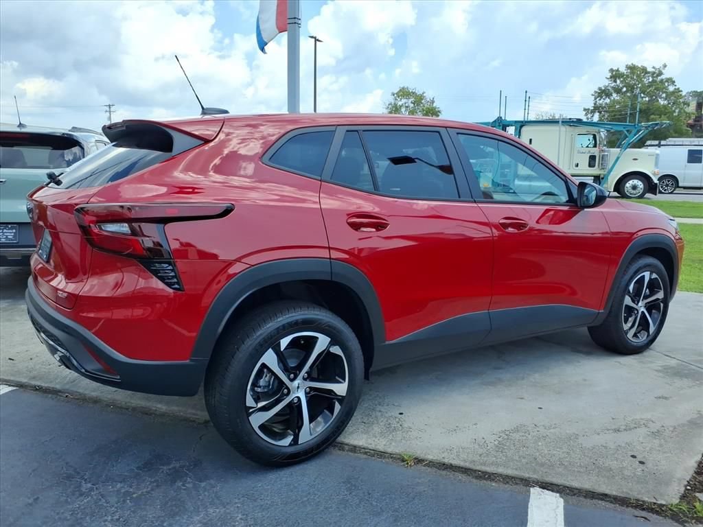New 2026 Chevrolet Trax RS w/ Driver Confidence Package FWD image 3